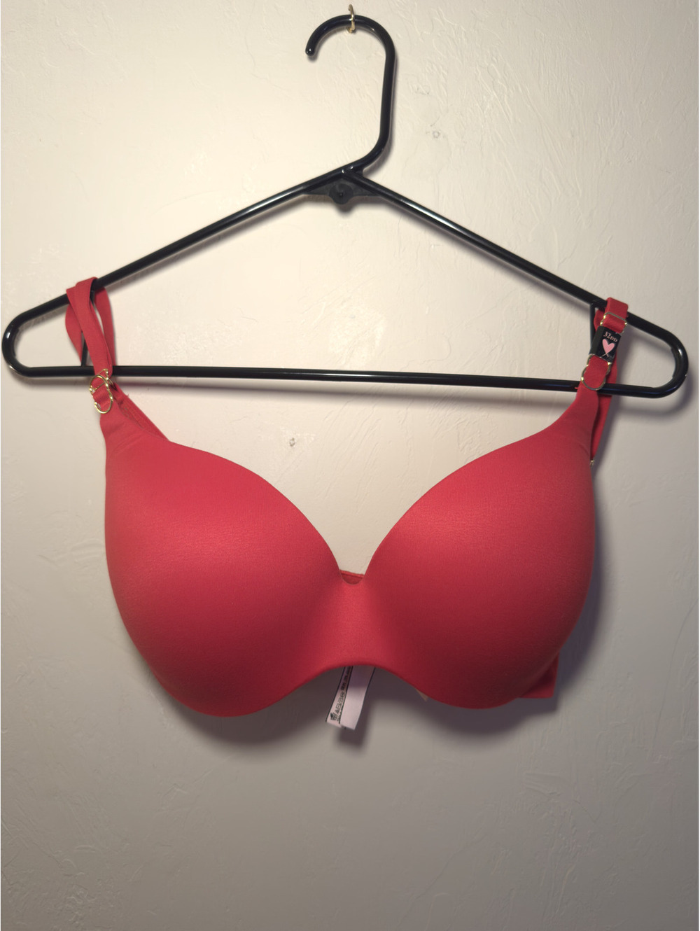 Women’s Victoria’s Secret Red Incredible 32DD Bra NWT